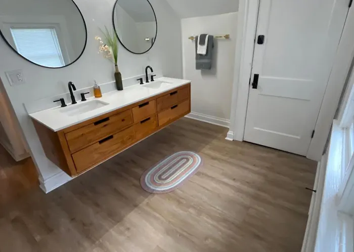 Bright - Downtown Apartment *